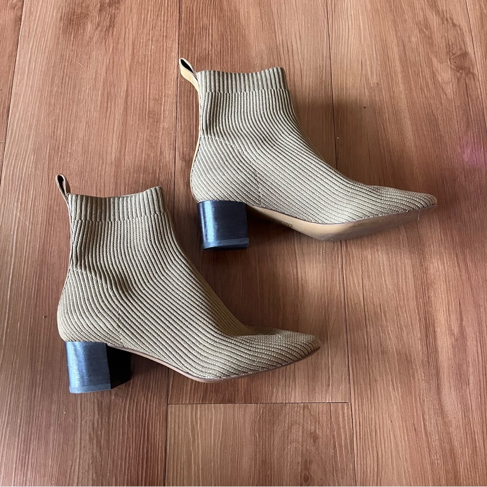 Women’s Everlane Glove Knit Boots in Sz 5.5